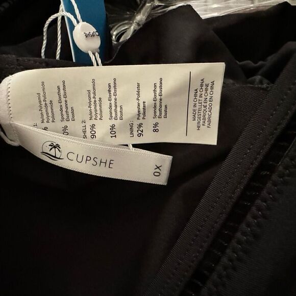 Cupshe NEW Black One Piece Swimsuit Mesh Waist Size 0X - Picture 3 of 4